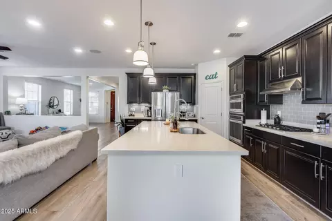 Kitchen - 3933 E Alfalfa Dr, Gilbert, AZ 85298 photo 3 of 11