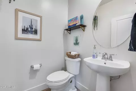 Bath - 3933 E Alfalfa Dr, Gilbert, AZ 85298 photo 1 of 5