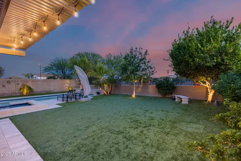 Exterior - 3933 E Alfalfa Dr, Gilbert, AZ 85298 photo 8 of 23