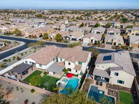 View/Area - 3933 E Alfalfa Dr, Gilbert, AZ 85298 photo 1 of 5