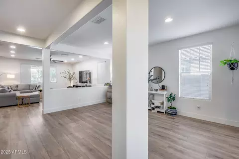 Entry Way - 3933 E Alfalfa Dr, Gilbert, AZ 85298 photo 2 of 9