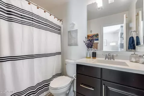 Bath - 3933 E Alfalfa Dr, Gilbert, AZ 85298 photo 3 of 5
