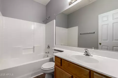 Bath - 3709 E Woodside Way, Gilbert, AZ 85297 photo 1 of 2