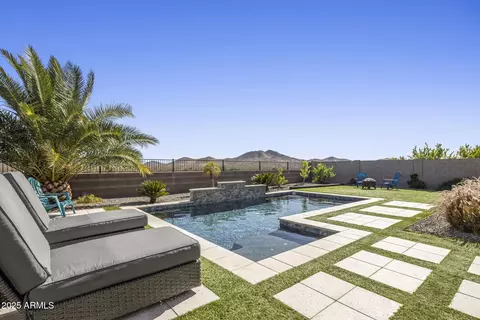 537 E Balao Dr, Phoenix, AZ 85085