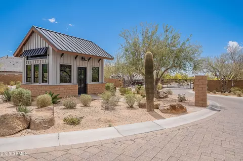 View/Area - 8021 E Jasmine St, Mesa, AZ 85207 photo 4 of 7