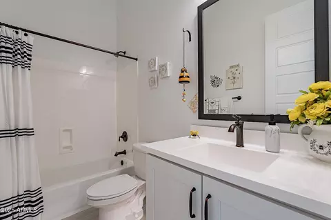 Bath - 8021 E Jasmine St, Mesa, AZ 85207 photo 6 of 10