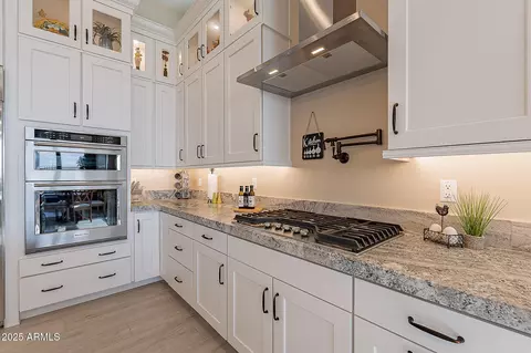 Kitchen - 8021 E Jasmine St, Mesa, AZ 85207 photo 3 of 6