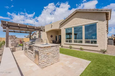 Exterior - 8021 E Jasmine St, Mesa, AZ 85207 photo 8 of 13