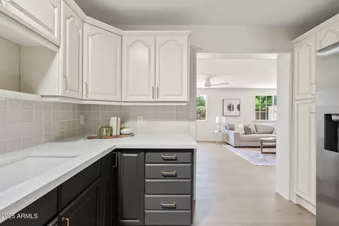 Kitchen - 5738 N 34th Dr S, Phoenix, AZ 85017 photo 2 of 3