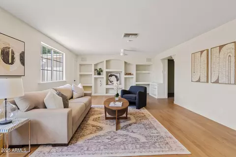 Living - 5738 N 34th Dr S, Phoenix, AZ 85017 photo 1 of 3