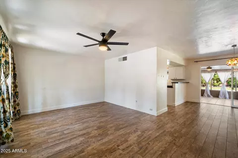 Living - 7813 N 17th Dr, Phoenix, AZ 85021 photo 2 of 3