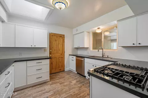 Kitchen - 7813 N 17th Dr, Phoenix, AZ 85021 photo 1 of 3
