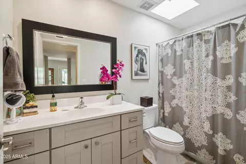 Bath - 5528 E Virginia Ave, Phoenix, AZ 85008 photo 1 of 2
