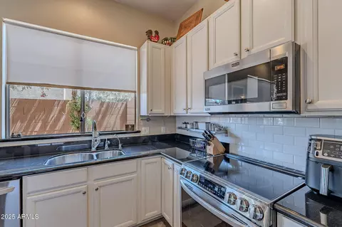 Kitchen - 9642 E Irwin Ave, Mesa, AZ 85209 photo 6 of 6