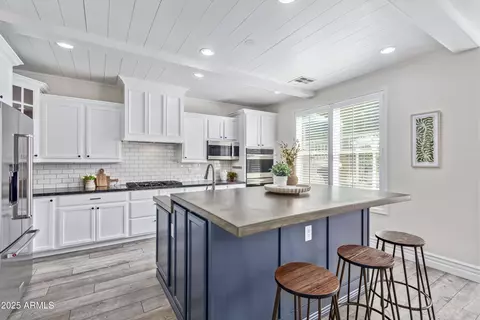 Kitchen - 4615 E Calistoga Dr, Gilbert, AZ 85297 photo 2 of 4