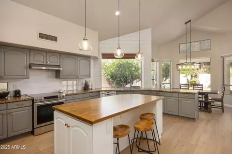 Kitchen - 16016 S 7th St S, Phoenix, AZ 85048 photo 4 of 4