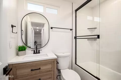 Bath - 2345 E Isabella Ave, Mesa, AZ 85204 photo 2 of 3