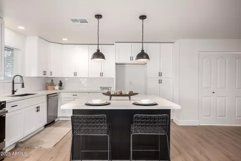Kitchen - 2345 E Isabella Ave, Mesa, AZ 85204 photo 3 of 6