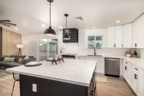 Kitchen - 2345 E Isabella Ave, Mesa, AZ 85204 photo 5 of 6