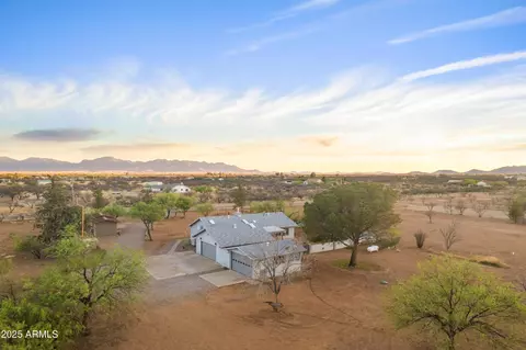 233 W Sunset Rd, Huachuca City, AZ 85616