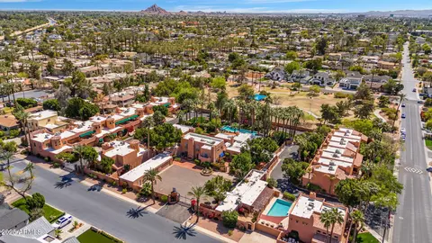 View/Area - 4203 E Hazelwood St, Phoenix, AZ 85018 photo 2 of 7