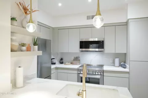 Kitchen - 1701 E Colter St #488, Phoenix, AZ 85016 photo 2 of 5