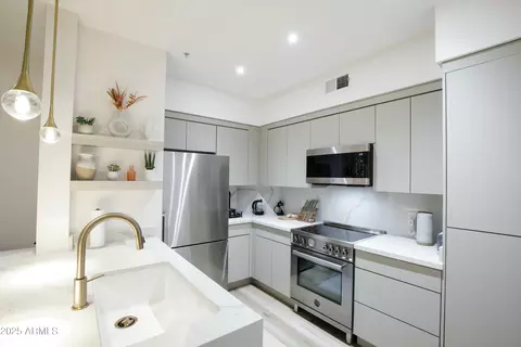 Kitchen - 1701 E Colter St #488, Phoenix, AZ 85016 photo 1 of 5