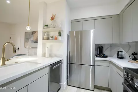 Kitchen - 1701 E Colter St #488, Phoenix, AZ 85016 photo 3 of 5