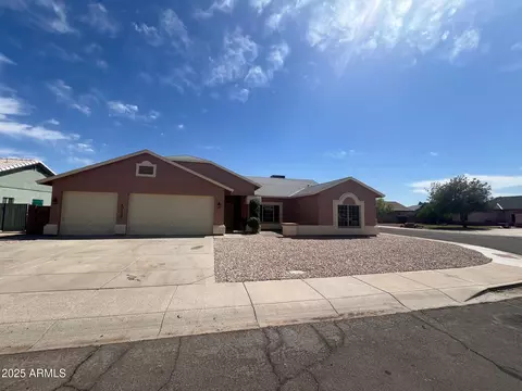 10135 W Denton Ln, Glendale, AZ 85307