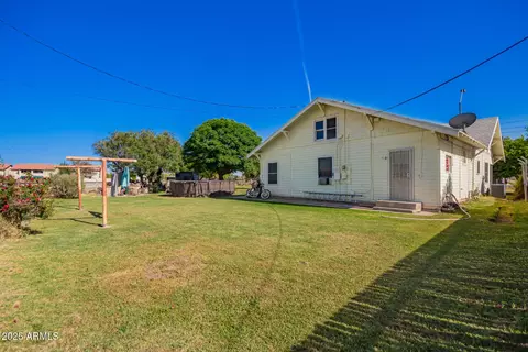 Exterior - 134 Elliot Rd, Gilbert, AZ 85234 photo 4 of 7