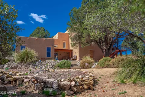 17129 W Buckhorn Dr, Peeples Valley, AZ 86332