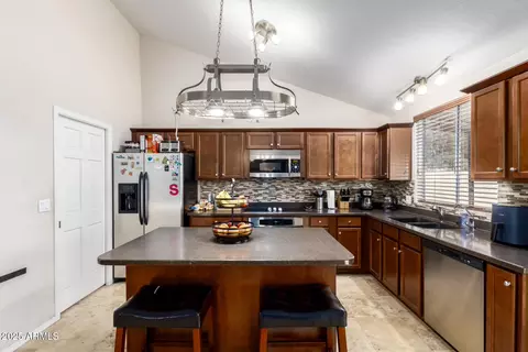 Kitchen - 1207 E Sequoia Dr, Phoenix, AZ 85024 photo 5 of 5