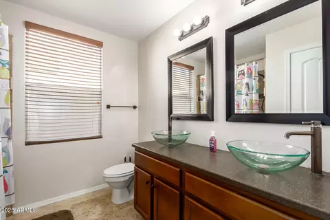 Bath - 1207 E Sequoia Dr, Phoenix, AZ 85024 photo 3 of 3