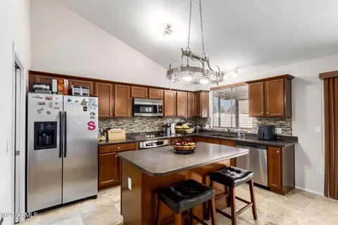 Kitchen - 1207 E Sequoia Dr, Phoenix, AZ 85024 photo 3 of 5