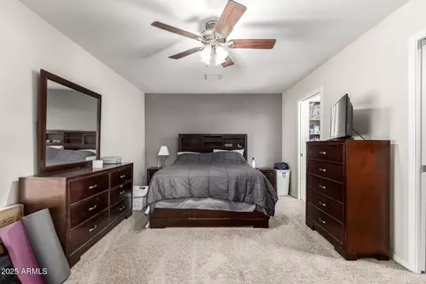 Bedroom - 1207 E Sequoia Dr, Phoenix, AZ 85024 photo 1 of 6