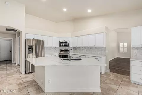 4620 E Desert Cactus St, Phoenix, AZ 85032 photo 13