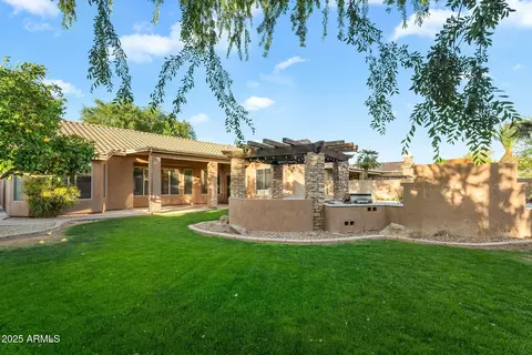 Exterior - 441 E Palo Brea Ct, Gilbert, AZ 85296 photo 5 of 12