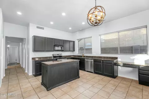 Kitchen - 441 E Palo Brea Ct, Gilbert, AZ 85296 photo 2 of 5
