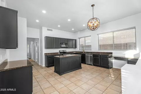 Kitchen - 441 E Palo Brea Ct, Gilbert, AZ 85296 photo 5 of 5
