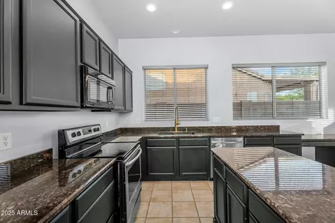 Kitchen - 441 E Palo Brea Ct, Gilbert, AZ 85296 photo 3 of 5