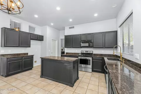 Kitchen - 441 E Palo Brea Ct, Gilbert, AZ 85296 photo 1 of 5
