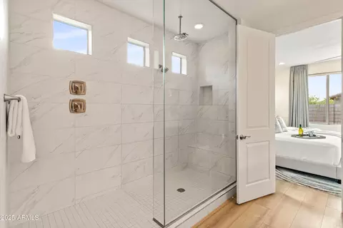 Bath - 609 E Pasaro Dr, Phoenix, AZ 85085 photo 2 of 3