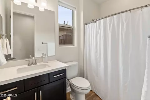 Bath - 609 E Pasaro Dr, Phoenix, AZ 85085 photo 3 of 3