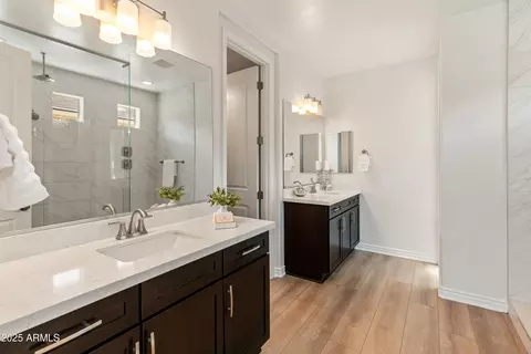 Bath - 609 E Pasaro Dr, Phoenix, AZ 85085 photo 1 of 3