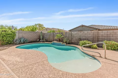 Exterior - 609 E Pasaro Dr, Phoenix, AZ 85085 photo 4 of 4