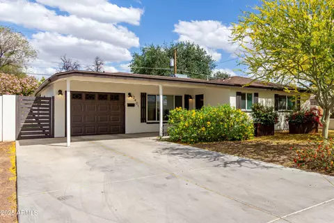 2401 N 37th Way, Phoenix, AZ 85008