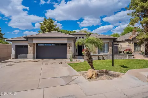 194 W Sunburst Ln, Tempe, AZ 85284
