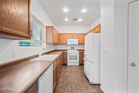 2904 W Cavalier Dr, Phoenix, AZ 85017 photo 8