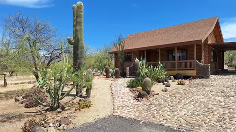 45427 N 14th St, New River, AZ 85087