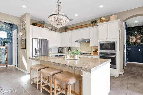 Kitchen - 4468 E Jesse St, Gilbert, AZ 85295 photo 4 of 8